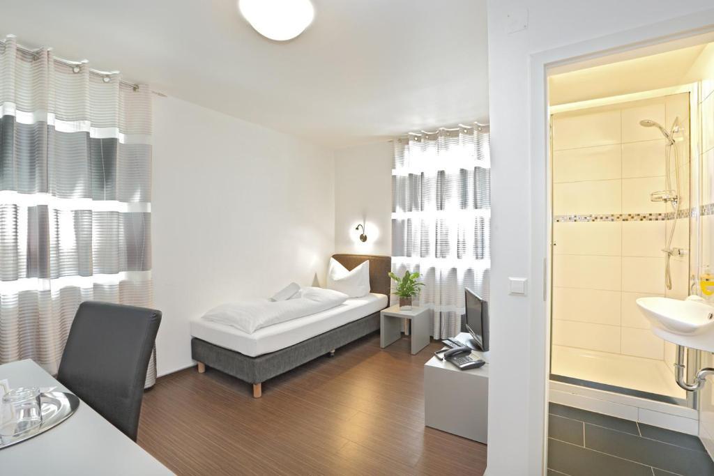 Pension Arkade Heilbronn Room photo